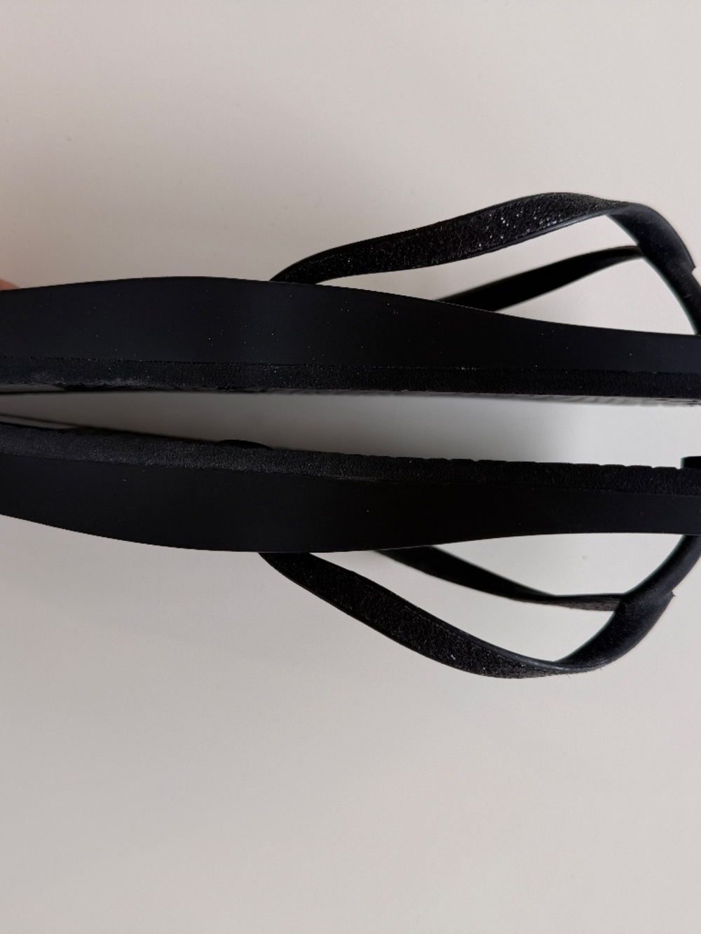 Reef cushion bounce court flip flop, black, women's size 9 - Picture 3 of 5